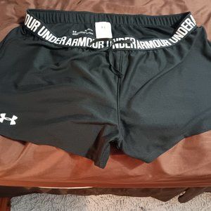 Under Armour black shorts